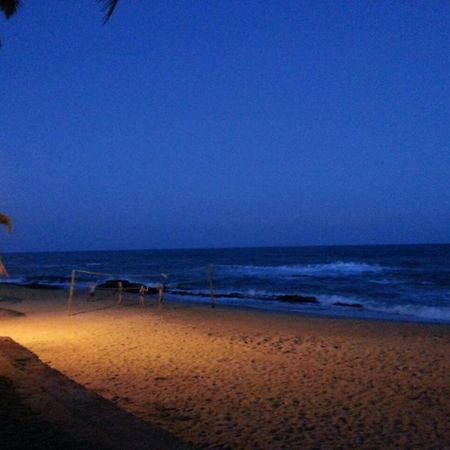 Coconut Grove Beach Resort Elmina Exteriör bild