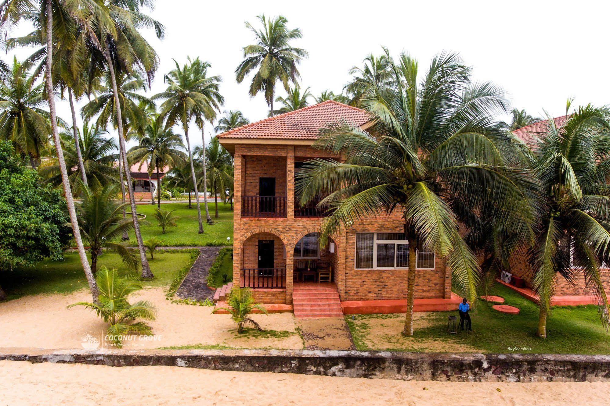 Coconut Grove Beach Resort Elmina Exteriör bild