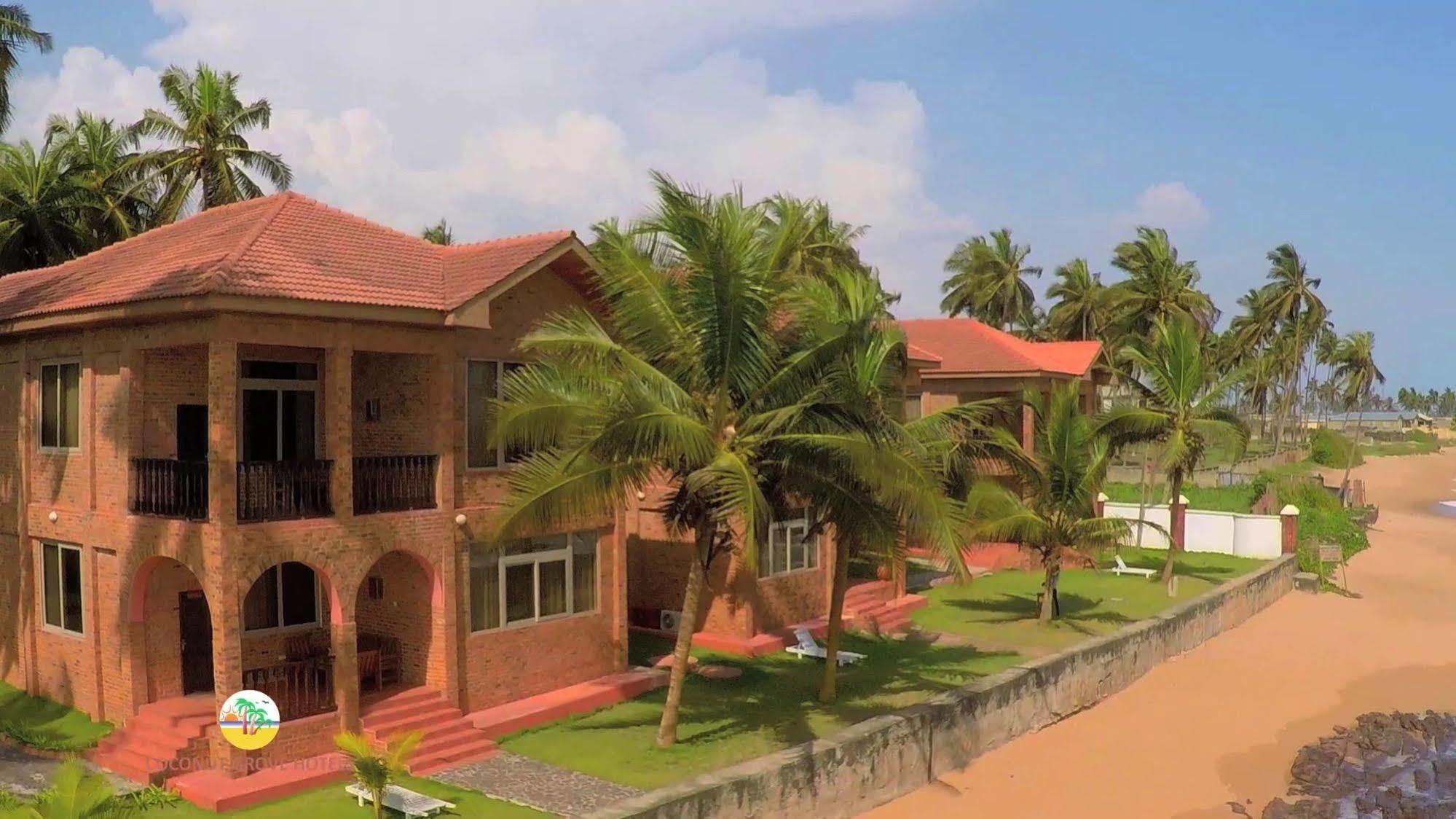 Coconut Grove Beach Resort Elmina Exteriör bild