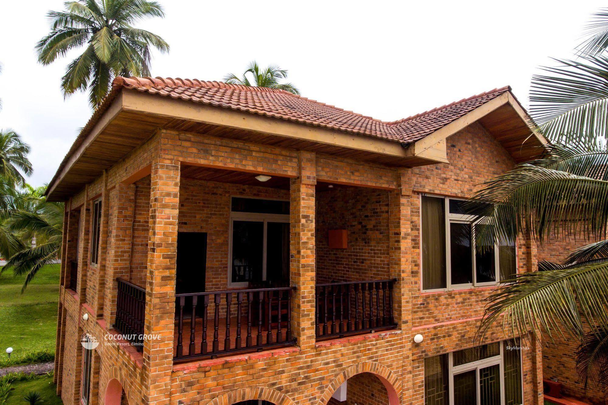 Coconut Grove Beach Resort Elmina Exteriör bild