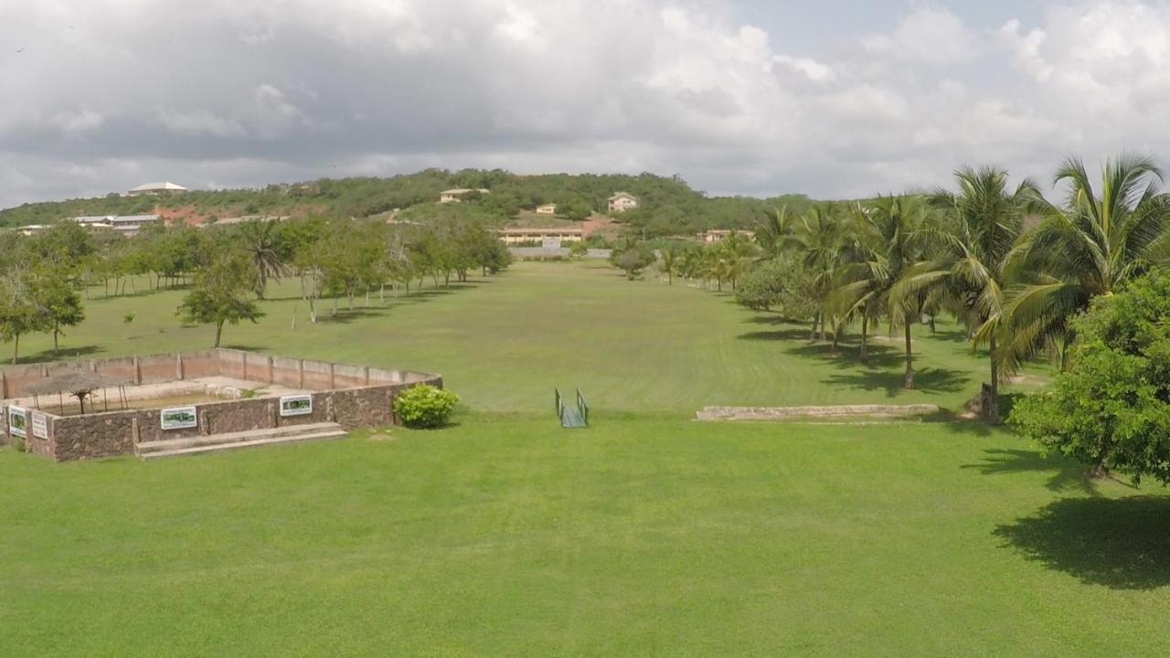 Coconut Grove Beach Resort Elmina Exteriör bild